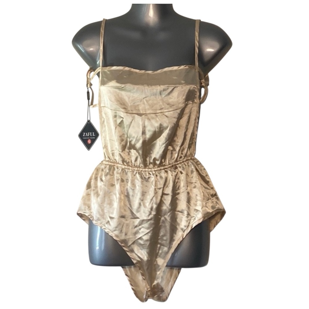 ZAFUL Cream Colored Satin Bodysuit NWT Medium